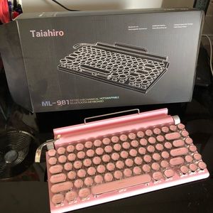 Retro mechanical wireless keyboard